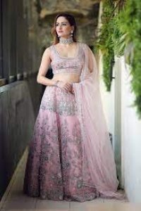 Pink lehenga with contrast dupaatta